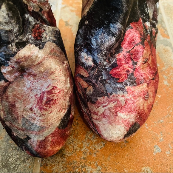 👢Incredible Over the Knee Velvet Floral Pattern High Heel Boots! - Picture 12 of 16